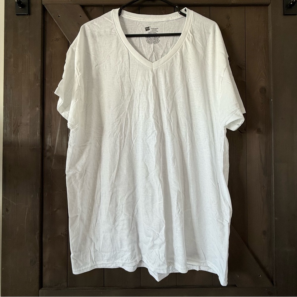 4 NEW Hanes Men's Crisp White V-Neck Short Sleeve Tees